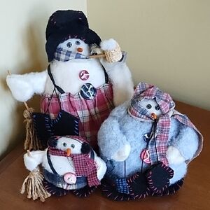 Country Snowman Family Papa Mother Son Farmhouse White Red Gray Black Brown